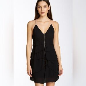 Wilfred Aritiza Size 6 black silk zip front tiered dress